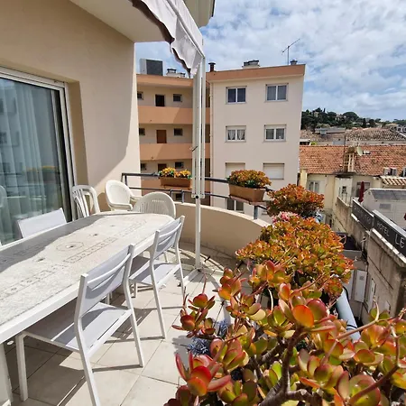 : 3 Pièces, Climatisé, Terrasse, Parking Privatif, Animaux Acceptés - Fr-1-780-17 Appartement Sainte-Maxime