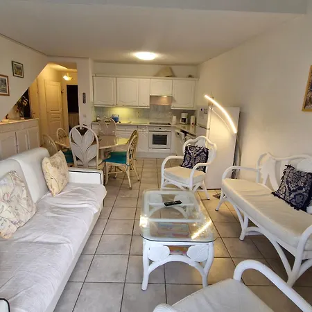 דירה 3 Pieces Climatise Avec Terrasse Et Parking, Centre-ville - Fr-1-780-17 סן-מקסים