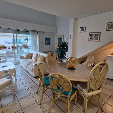 3 Pieces Climatise Avec Terrasse Et Parking, Centre-ville - Fr-1-780-17 דירה