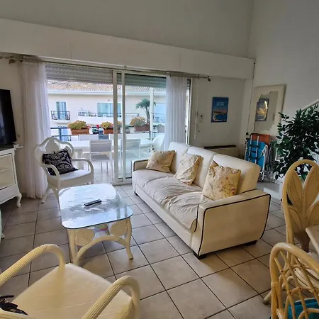 3 Pieces Climatise Avec Terrasse Et Parking, Centre-ville - Fr-1-780-17 דירה