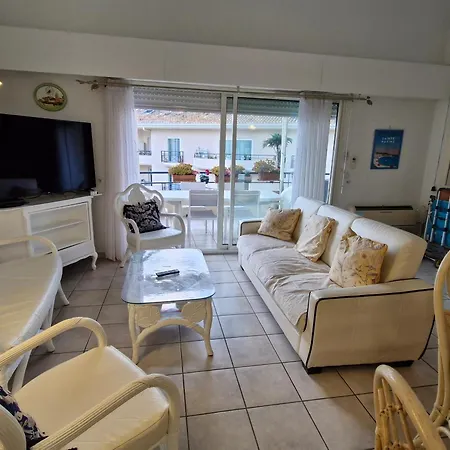 3 Pieces Climatise Avec Terrasse Et Parking, Centre-ville - Fr-1-780-17 * סן-מקסים