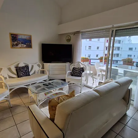 דירה 3 Pieces Climatise Avec Terrasse Et Parking, Centre-ville - Fr-1-780-17