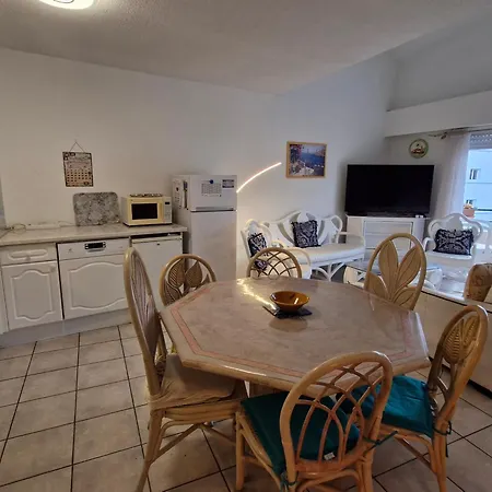 דירה 3 Pieces Climatise Avec Terrasse Et Parking, Centre-ville - Fr-1-780-17 *