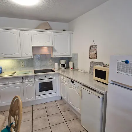 3 Pieces Climatise Avec Terrasse Et Parking, Centre-ville - Fr-1-780-17 * סן-מקסים