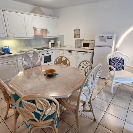 3 Pieces Climatise Avec Terrasse Et Parking, Centre-ville - Fr-1-780-17 * סן-מקסים