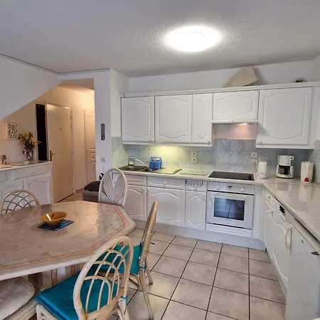 3 Pieces Climatise Avec Terrasse Et Parking, Centre-ville Apartment