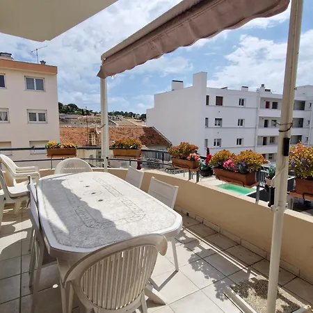 3 Pieces Climatise Avec Terrasse Et Parking, Centre-ville - Fr-1-780-17 * סן-מקסים